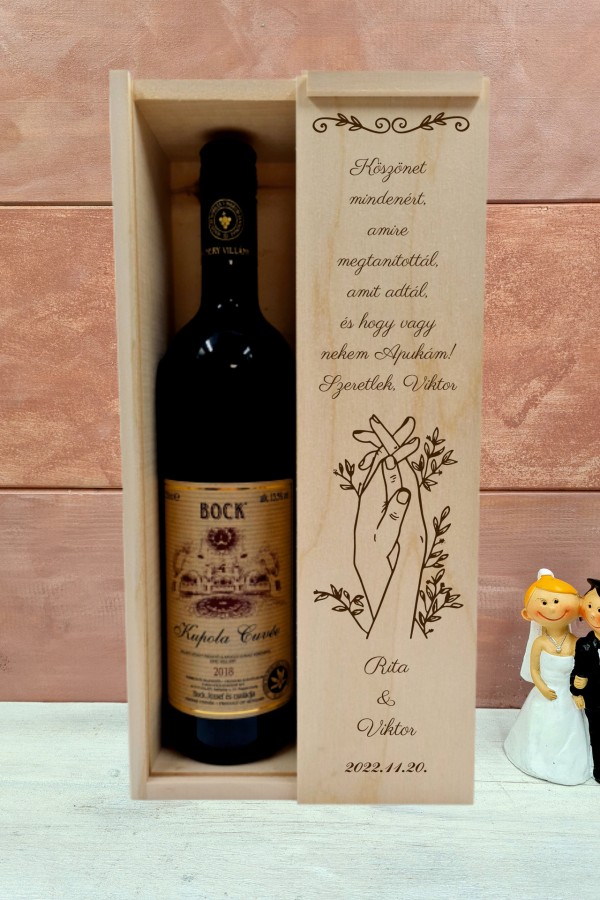 Összefonodó kezek boros örömapaköszöntő  ajándékdoboz esküvőre