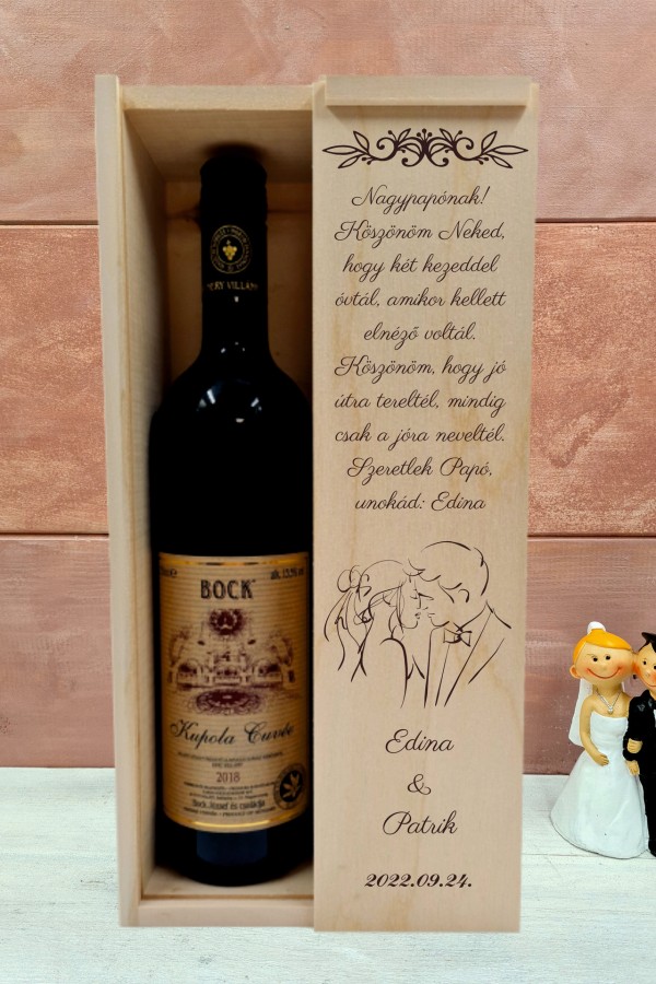 Menyasszony és vőlegény boros esküvői nagypapa köszöntő ajándék díszdoboz