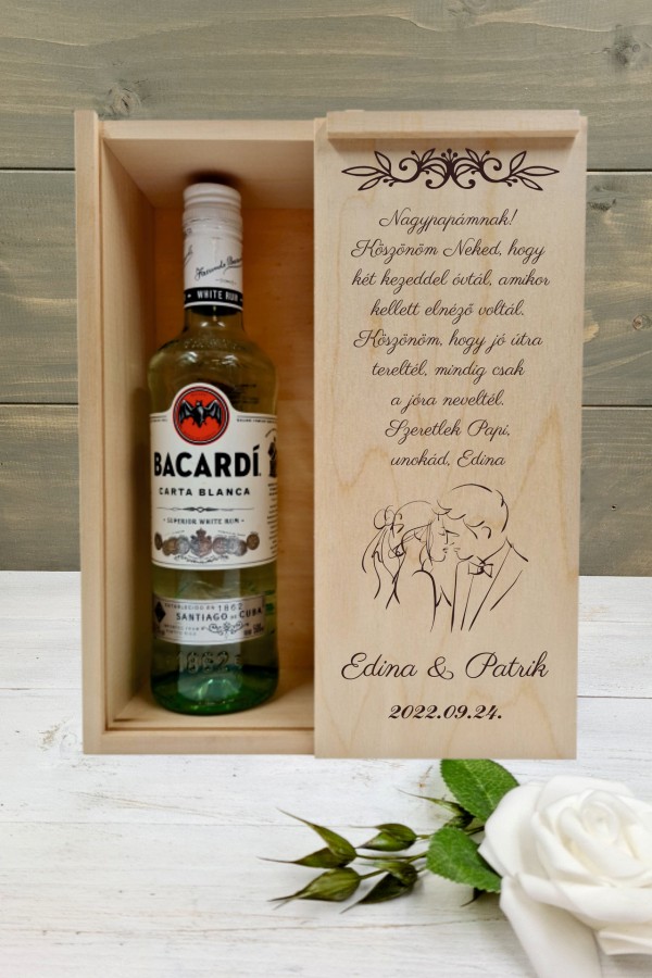  Az ifjú pár Nagypapa köszöntő italos ajándék díszdoboz