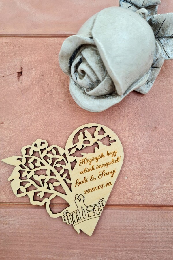 Szerelmesek a hídon esküvői vendégköszöntő ajándék hűtőmágnes