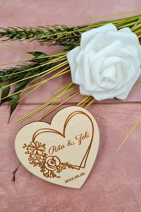 Szív koszorú esküvői vendégköszöntő ajándék hűtőmágnes 