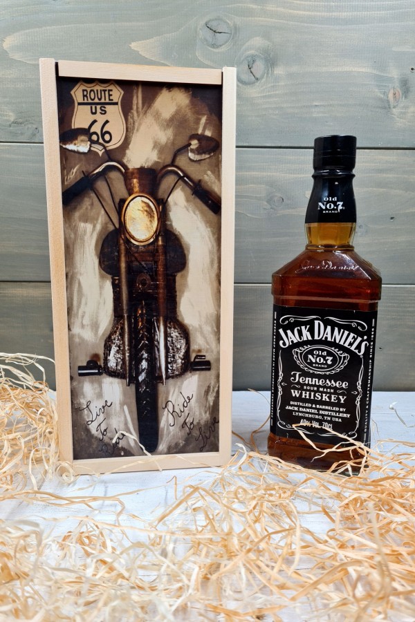 Régi motorosoknak italos ajándék díszdoboz szülinapra