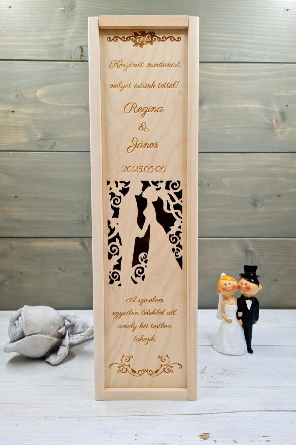 Lopott csók szülőköszöntő boros doboz esküvőre