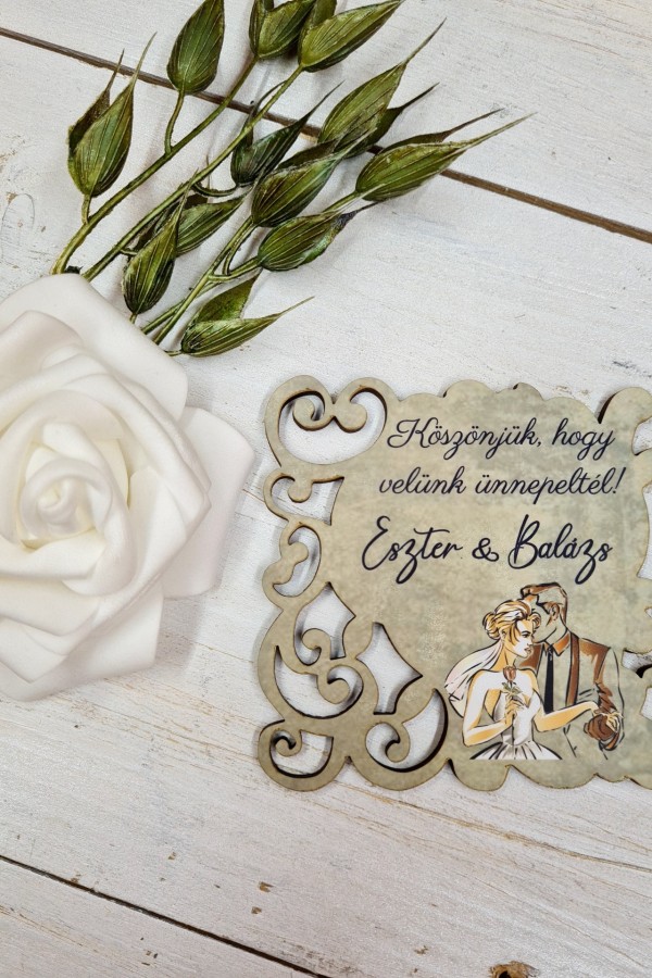 Könnyed elegancia esküvői vendégköszöntő ajándék hűtőmágnes