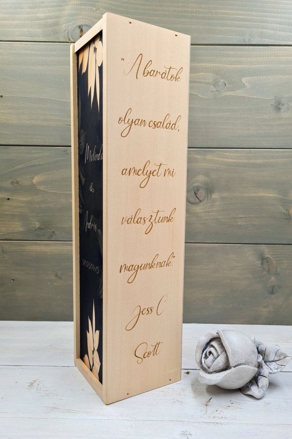 Levelek közt esküvői szülőköszöntő boros ajándékdoboz