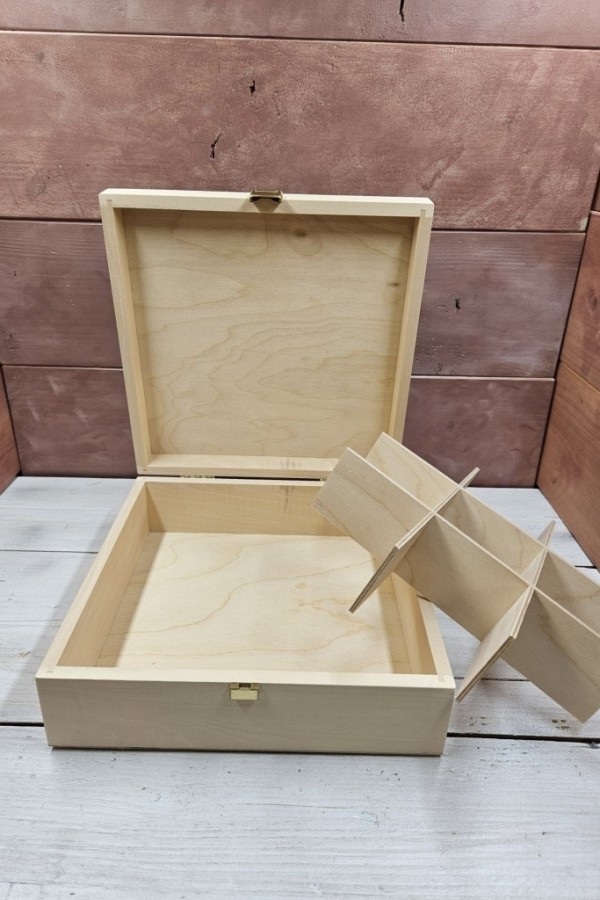 Szerelmesek a fa alatt ajándék doboz Valentin napra