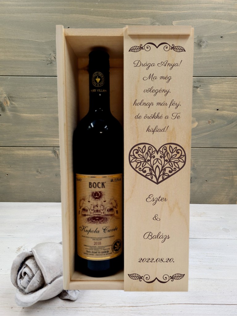 Szívbe zárt levelek boros örömanya köszöntő ajándékdoboz esküvőre