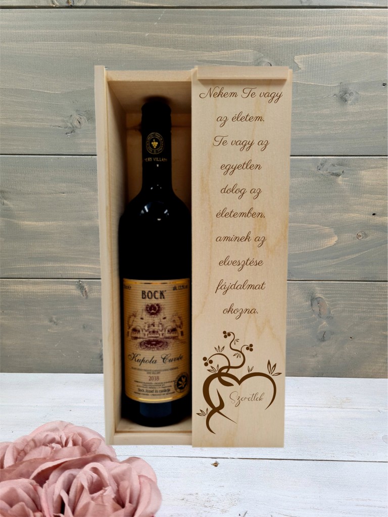 Szerelmes szív boros doboz Valentin napra 