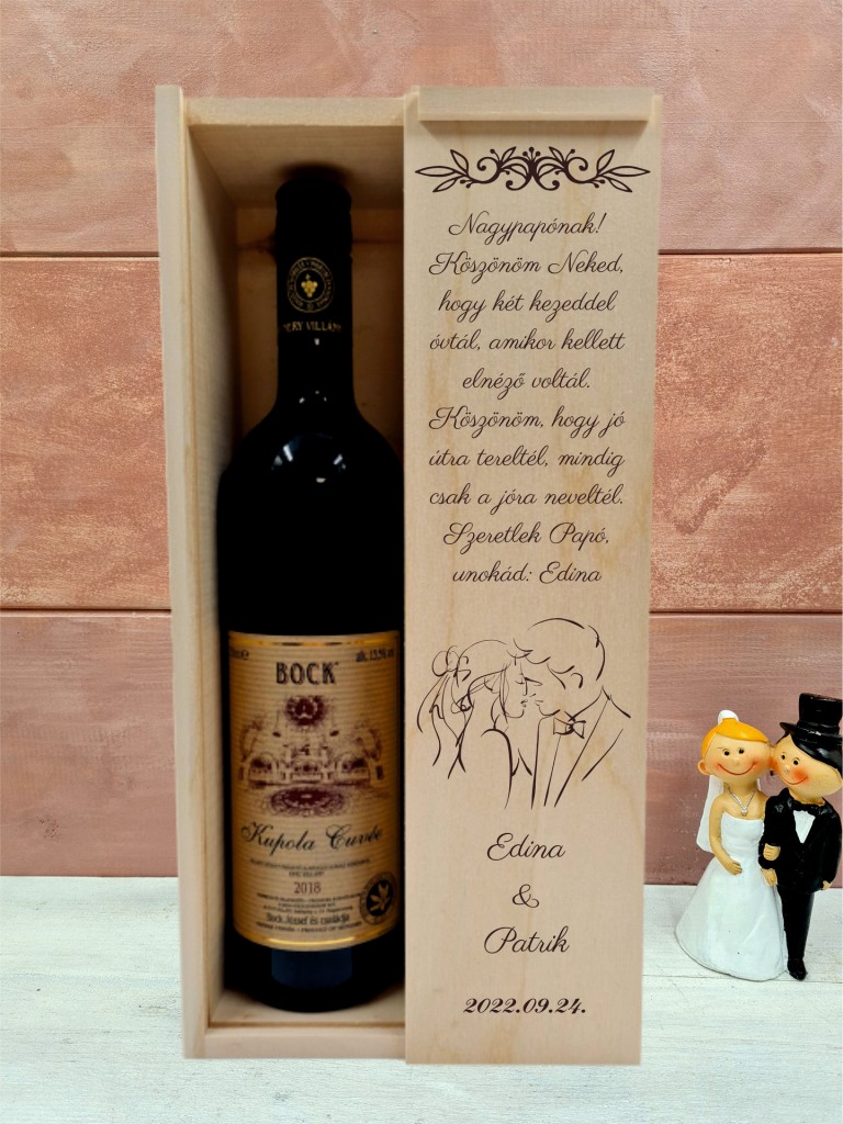 Menyasszony és vőlegény boros esküvői nagypapa köszöntő ajándék díszdoboz