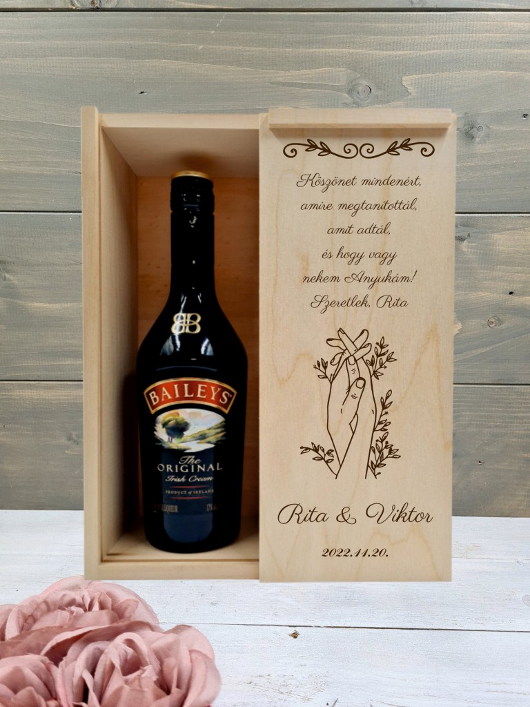 Összefonodó kezek Örömanya köszöntő italos ajándék díszdoboz