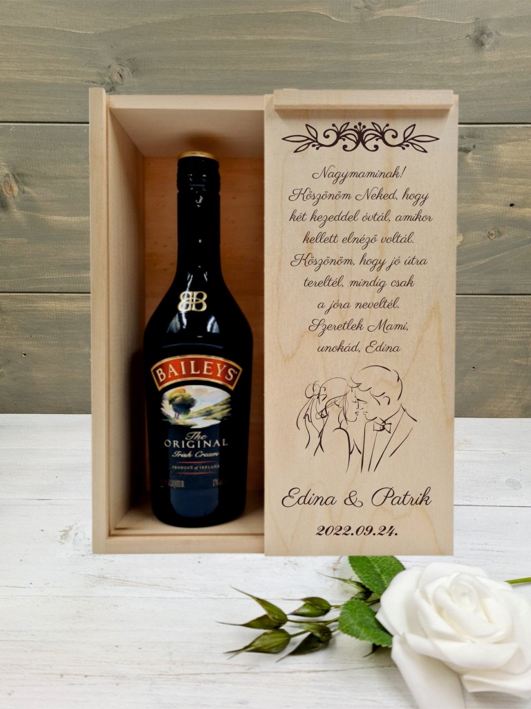 Az ifjú pár Nagymama köszöntő italos ajándék díszdoboz
