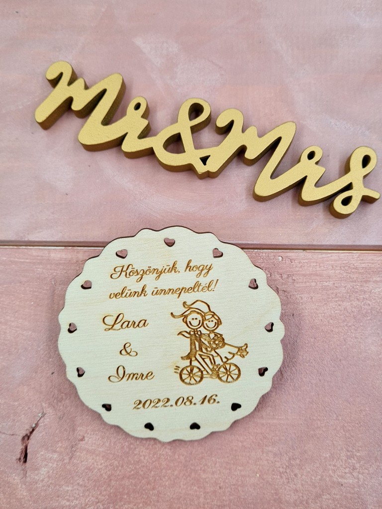Romantikus esküvői vendégköszöntő ajándék hűtőmágnes