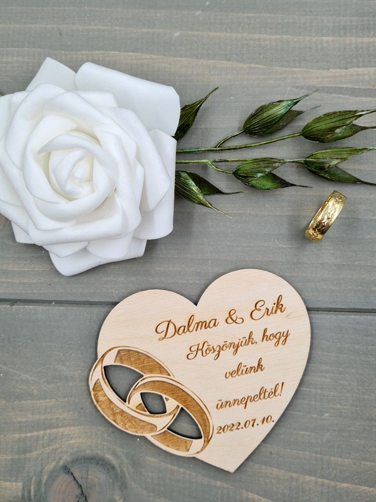 Gyűrűk esküvői vendégköszöntő ajándék hűtőmágnes