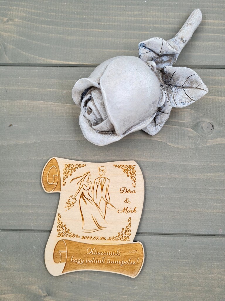 Pergamen esküvői vendégköszöntő ajándék hűtőmágnes