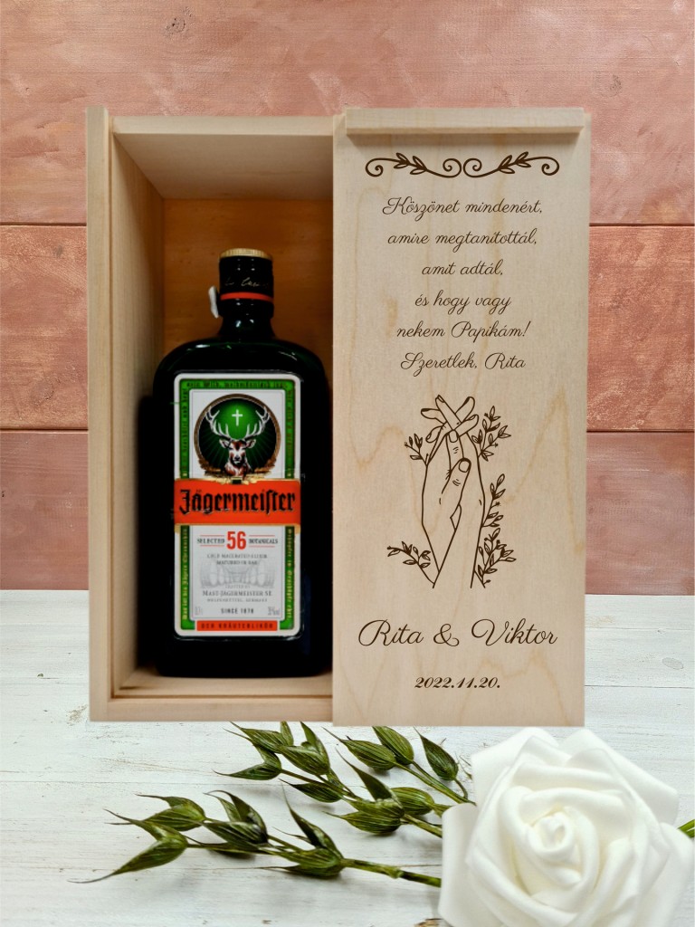 Összefonodó kezek Nagypapa köszöntő italos ajándék díszdoboz