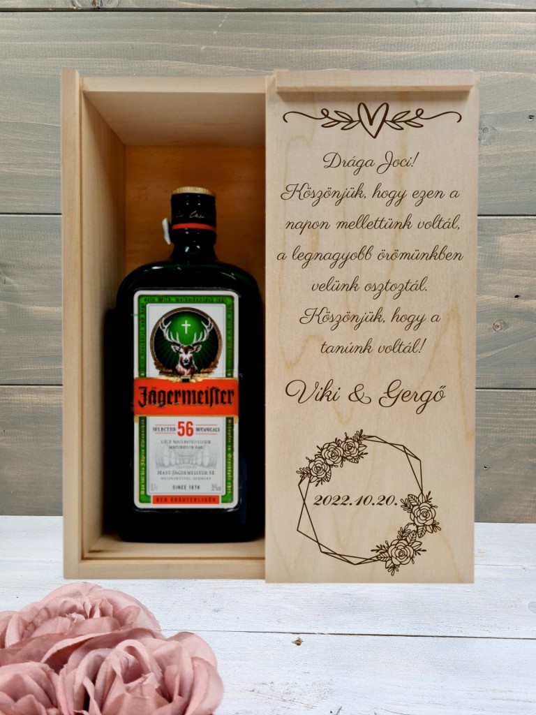 Virágkoszorú Tanú köszöntő italos ajándék díszdoboz