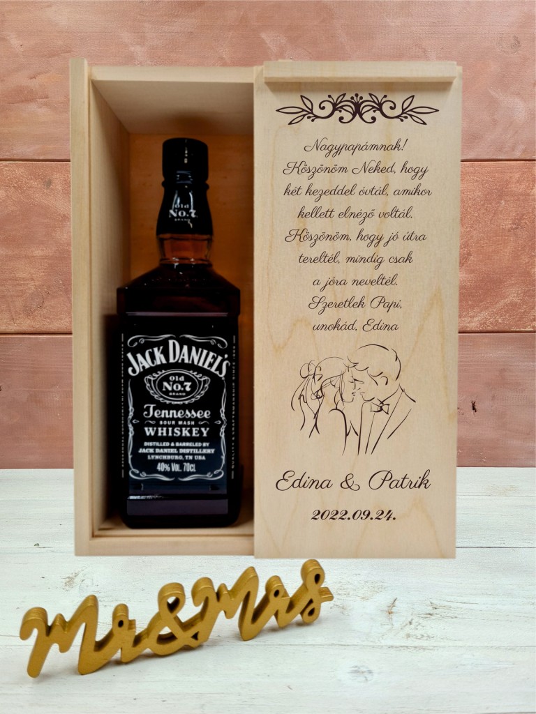 Az ifjú pár Nagypapa köszöntő italos ajándék díszdoboz