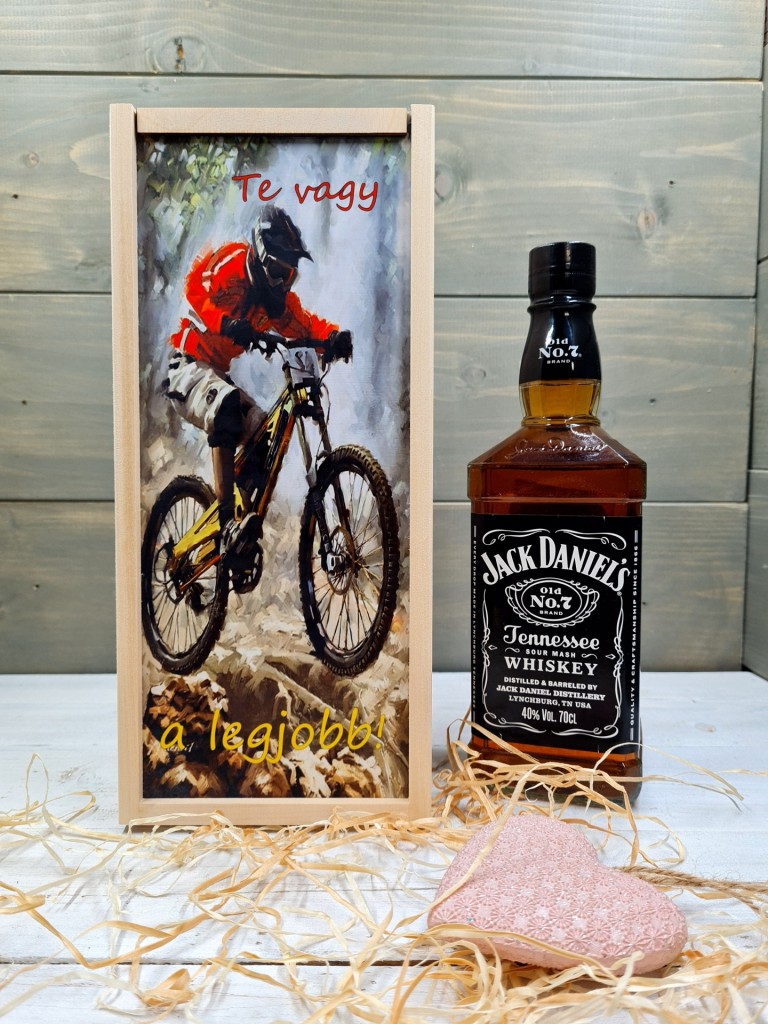 Bicikli kedvelők italos ajándékdoboza szülinapra