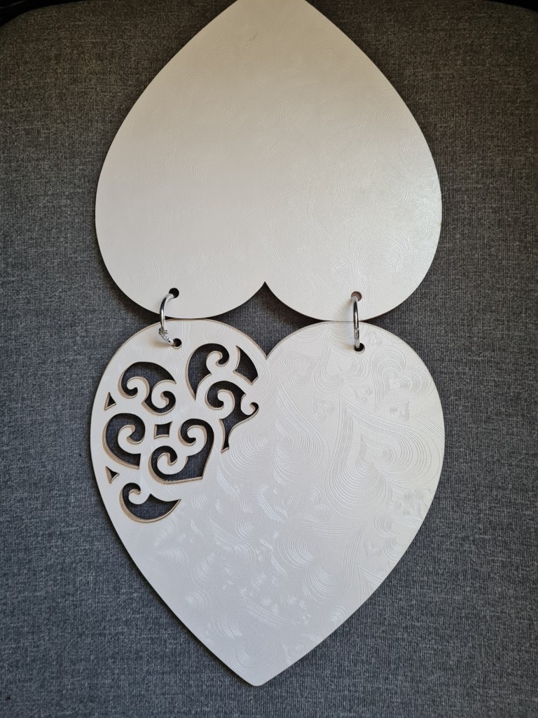 Szerelmesek a padon vendégkönyv esküvőre