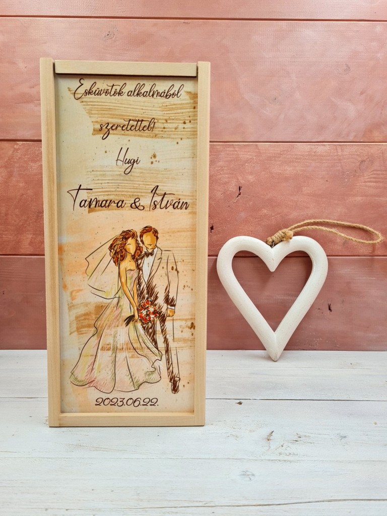 Ifjú pár italos szülőköszöntő ajándékdoboz