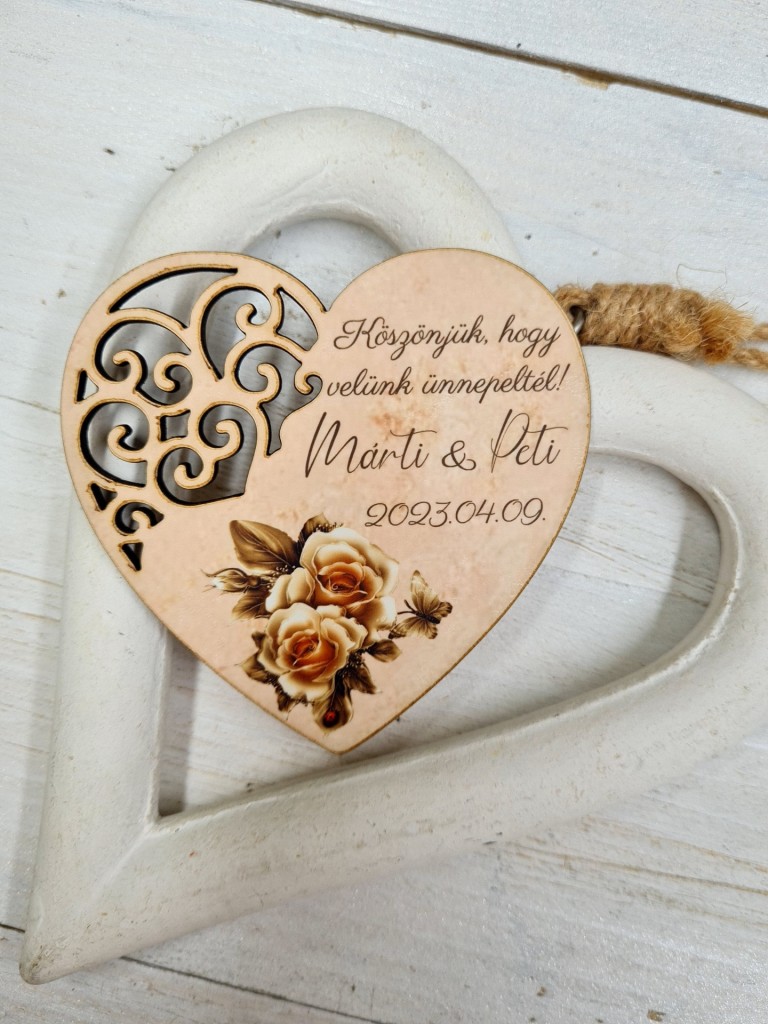 Virágcsokor vendégköszöntő ajándék hűtőmágnes esküvőre 