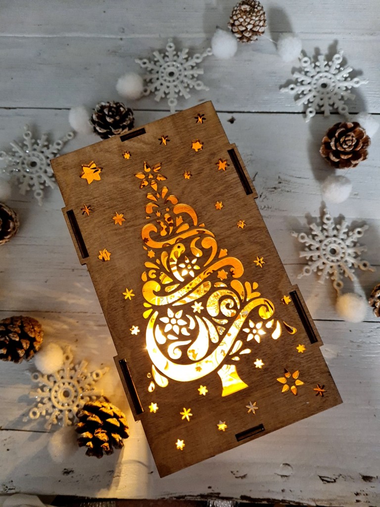 Karácsonyi lámpás dekoráció