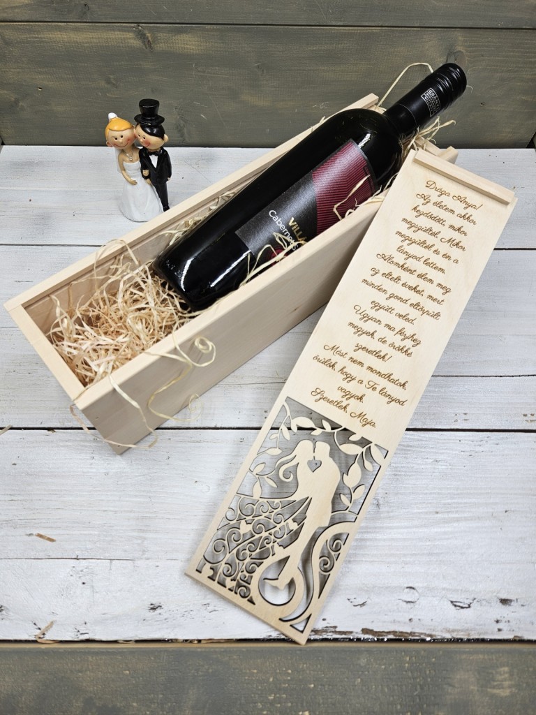 Egymásba fonódva esküvői szülőköszöntő bortartó ajándék díszdoboz