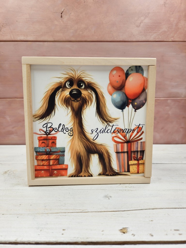 Vidám kutyus kávés, teás, édességes ajándék díszdoboz szülinapra
