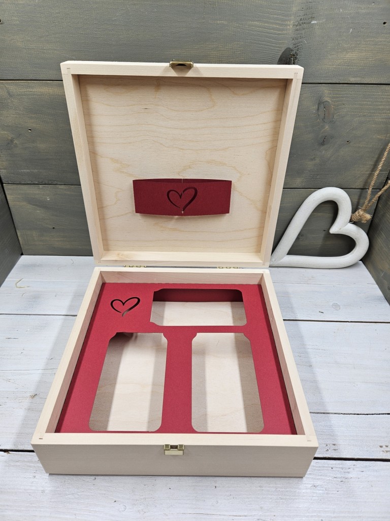 Cuki mackós kávés, teás, édességes, italos ajándék díszdoboz szülinapra