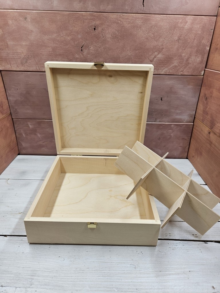 Szerelmesek a fa alatt ajándék doboz Valentin napra