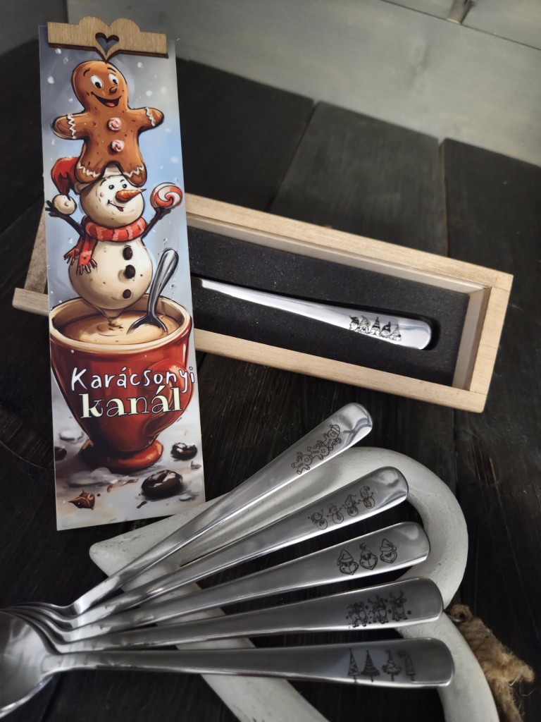Karácsonyi kanál gravírozott mintás kiskanalak díszdobozban