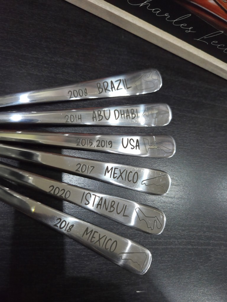 F1 Lewis Hamilton és Charles Leclerc ajándékcsomag rajongóknak