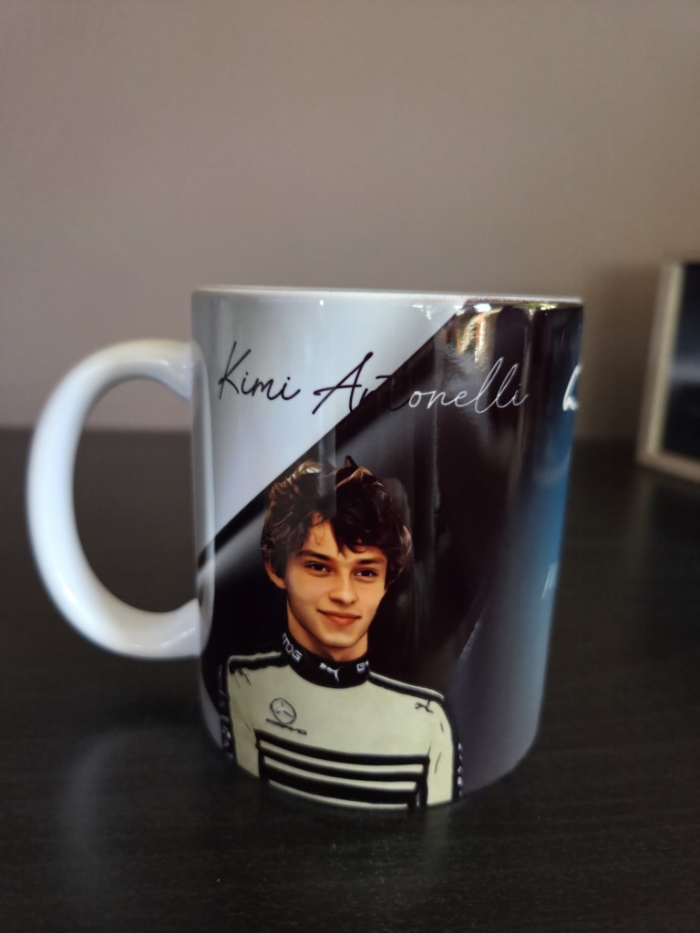 F1 Kimi Antonelli bögre 