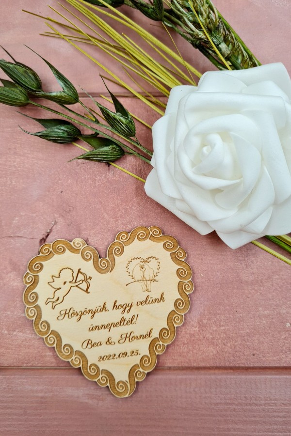 Cupido nyíla esküvői vendégköszöntő ajándék hűtőmágnes