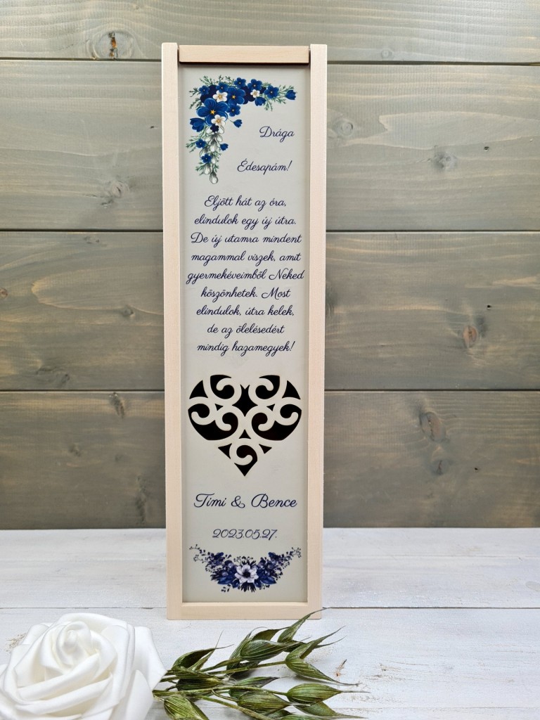 Kék virágfüzér esküvői szülőköszöntő boros ajándék díszdoboz